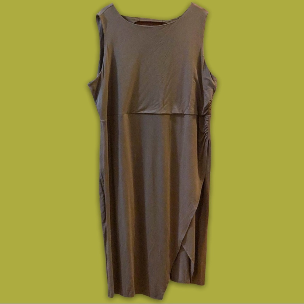 Lisa Rinna Collection Side Ruched Midi Dress - Picture 2 of 7